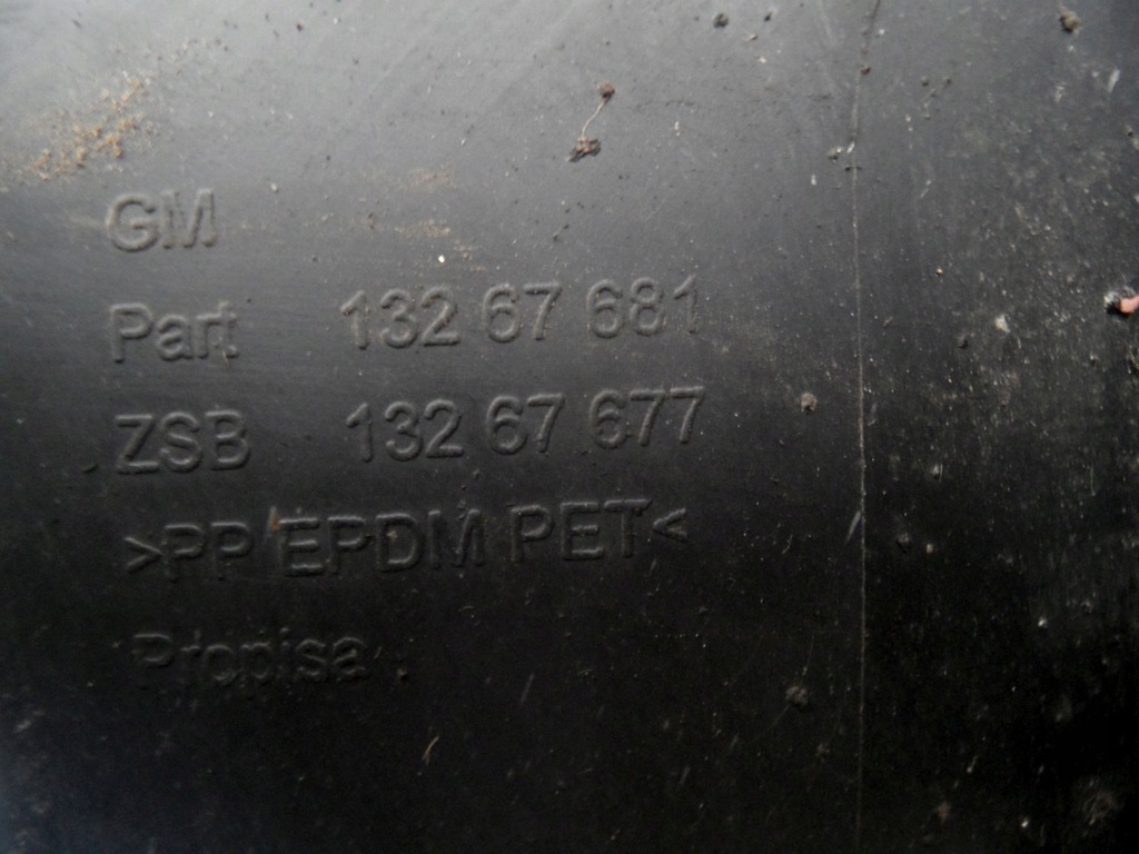 Opel Meriva B 12r Radwölbung rechts vorne 13267681 132676777 Product image