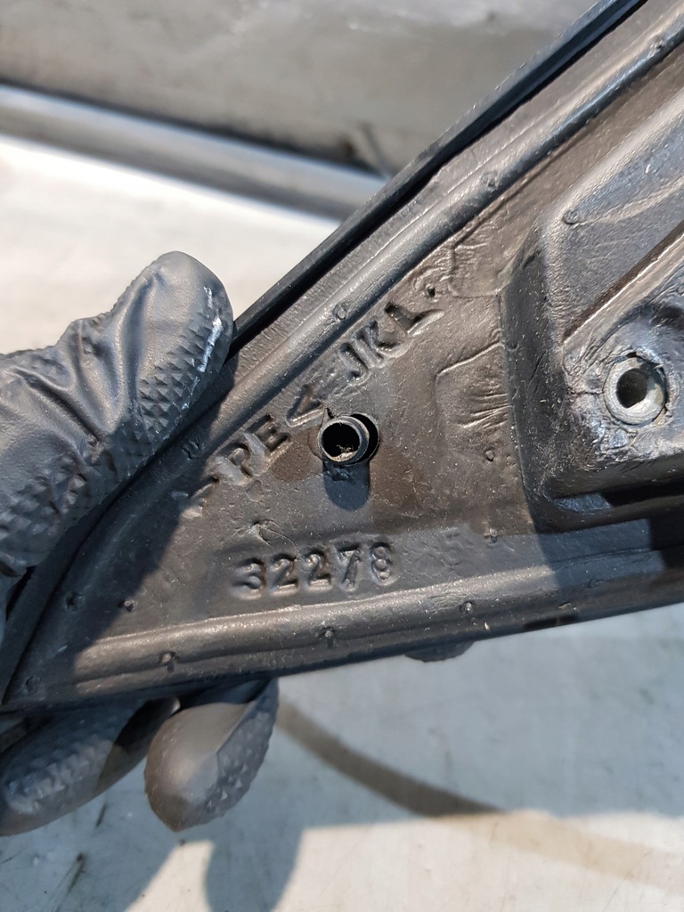 LUSTERKO ZEWNĘTRZNE PRAWE 0117373 5PIN VOLVO V40 Product image