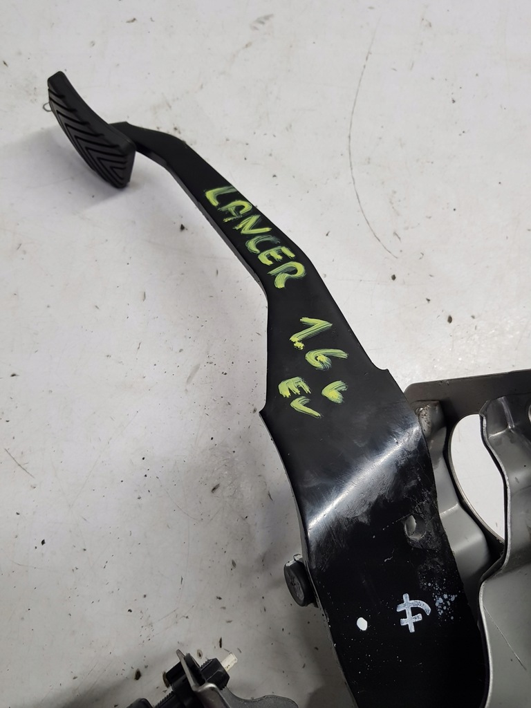 Gaskupplungs-Bremspedal Mitsubishi Lancer VIII Product image