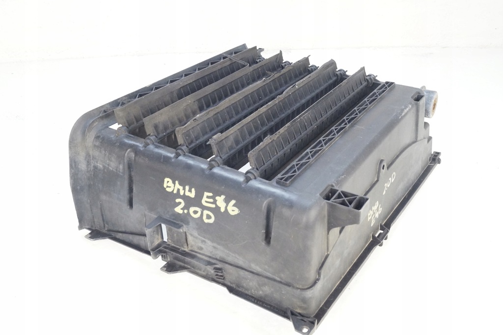 BMW E46 2.0 D KÜHLERGEHÄUSE VENTILATOR LOVER AIR DIRECTOR Product image