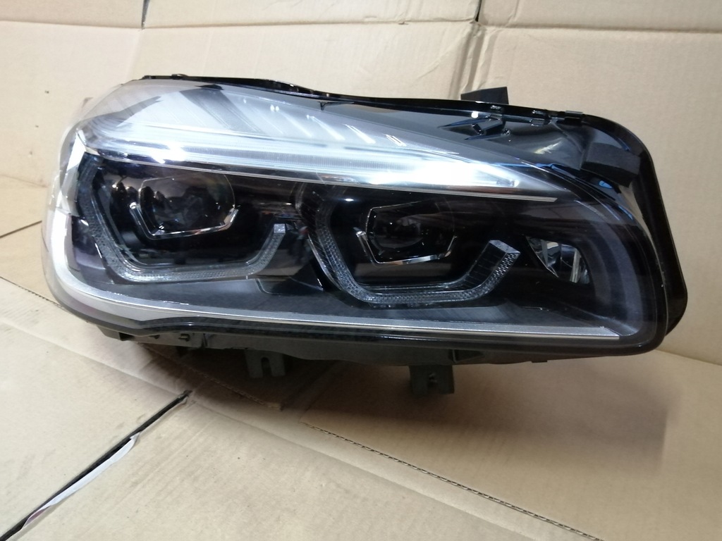 BMW 2 F45 ACTIVE TOURER LIFT LCI ADAPTIVE LED-LAMPE LAMPEN VORNE RECHTS LINKS Product image