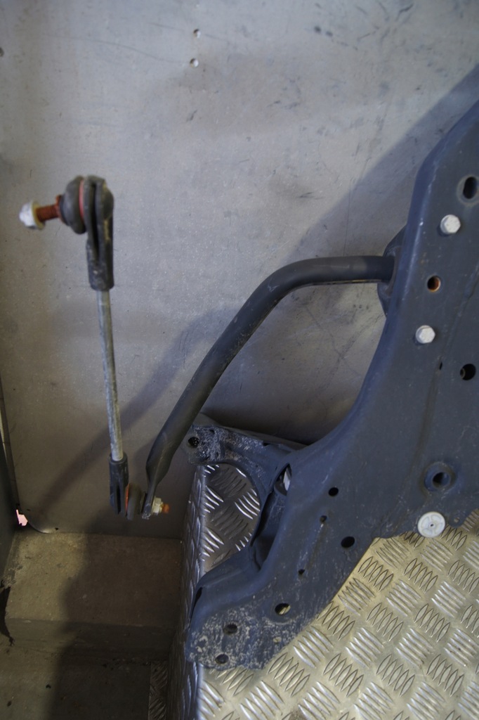 Schlittenbrett BMW F46 F48 F40 VORNE 6872729 Product image
