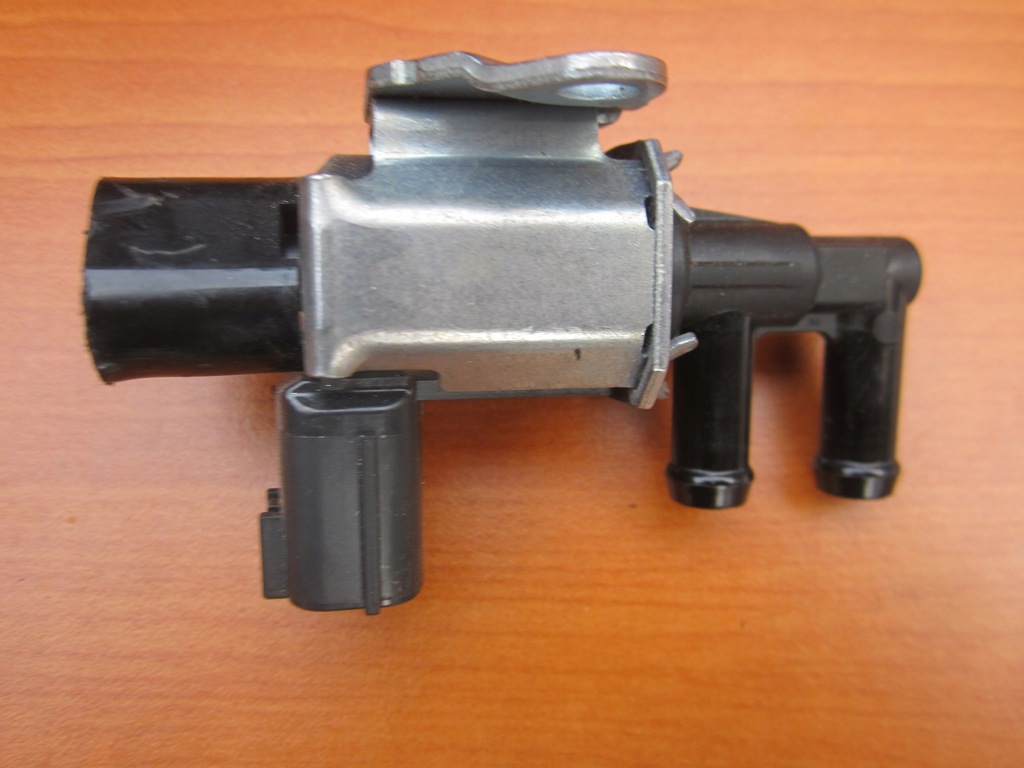 MUSTANG 5.0 GT Krümmer-Vakuumventil JL3E-9J559-AA JR3E-9S455-CC Product image