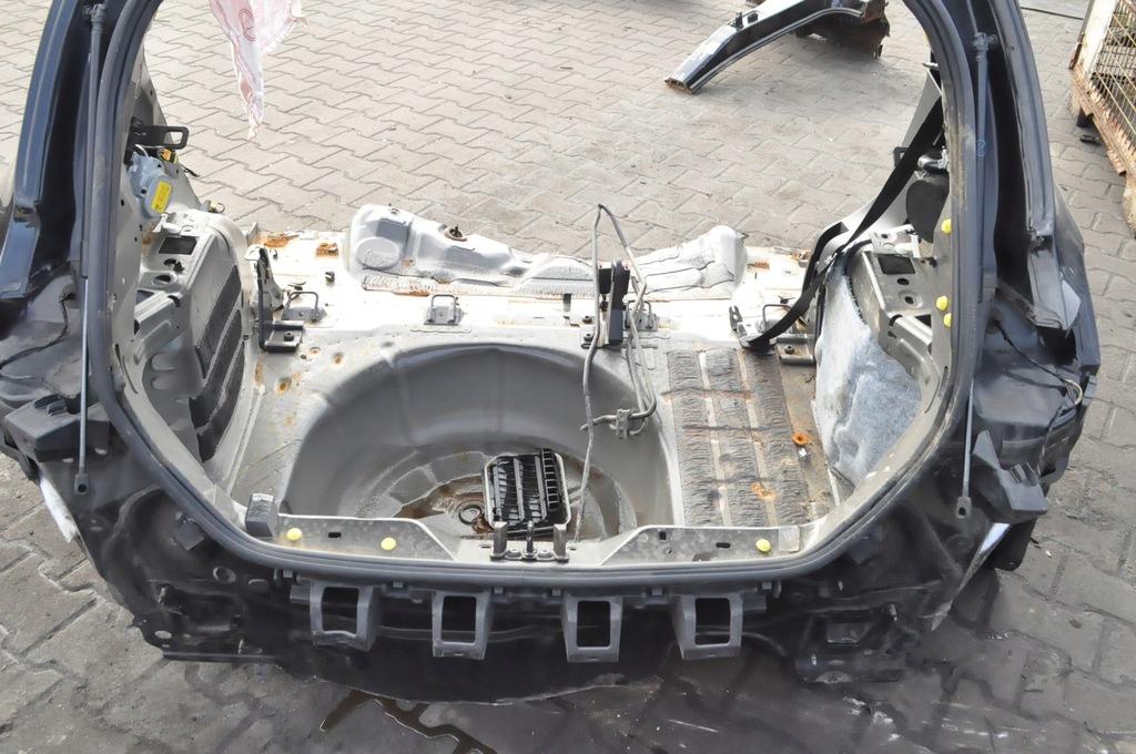 FORD FIESTA MK8 GESAMTER HINTERER ASS HINTERER GÜRTELKOTFLÜGEL LINKS RECHTS Product image