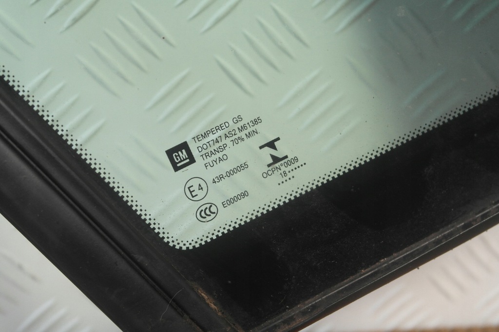 OPEL CROSSLAND X 17-21 TÜRFENSTER VORNE RECHTS VORDERE DREIECKDICHTUNG Product image