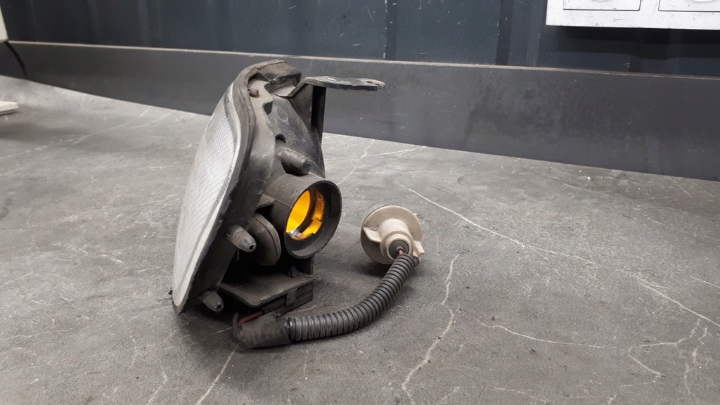 6r010250 Blinker Nissan Sunny III 1991-1995 links vorne Product image