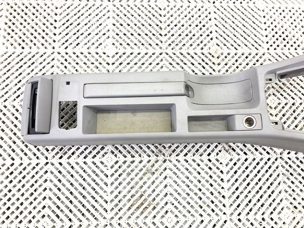 Zentraler Tunnel Audi A4 B7 Kombi 04-08 Product image