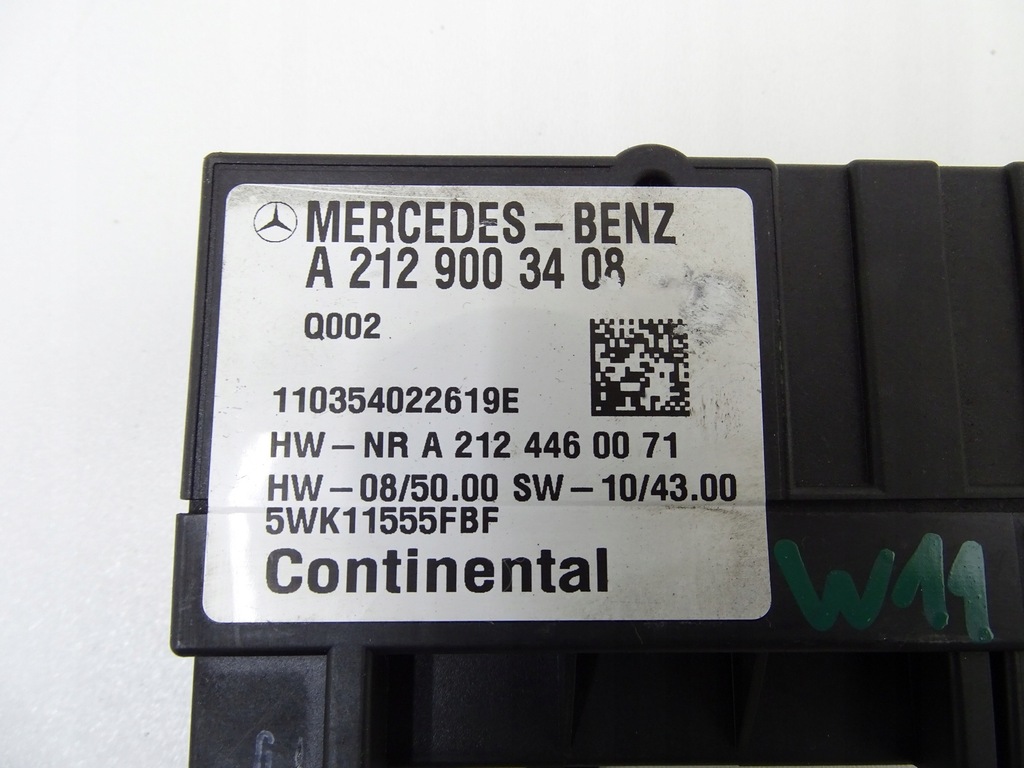 MERCEDES W212 CDI KRAFTSTOFFPUMPENMODUL A2129003408 Product image