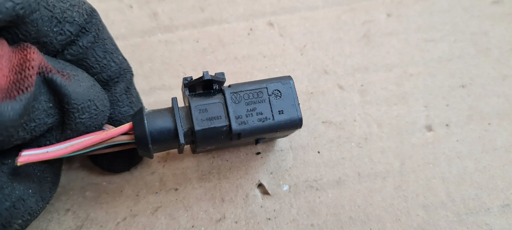 A5 8W STECKER CUBE 1J0973814 VW AUDI A4 B9 8W A5 Q7 4M Q5 80A Product image