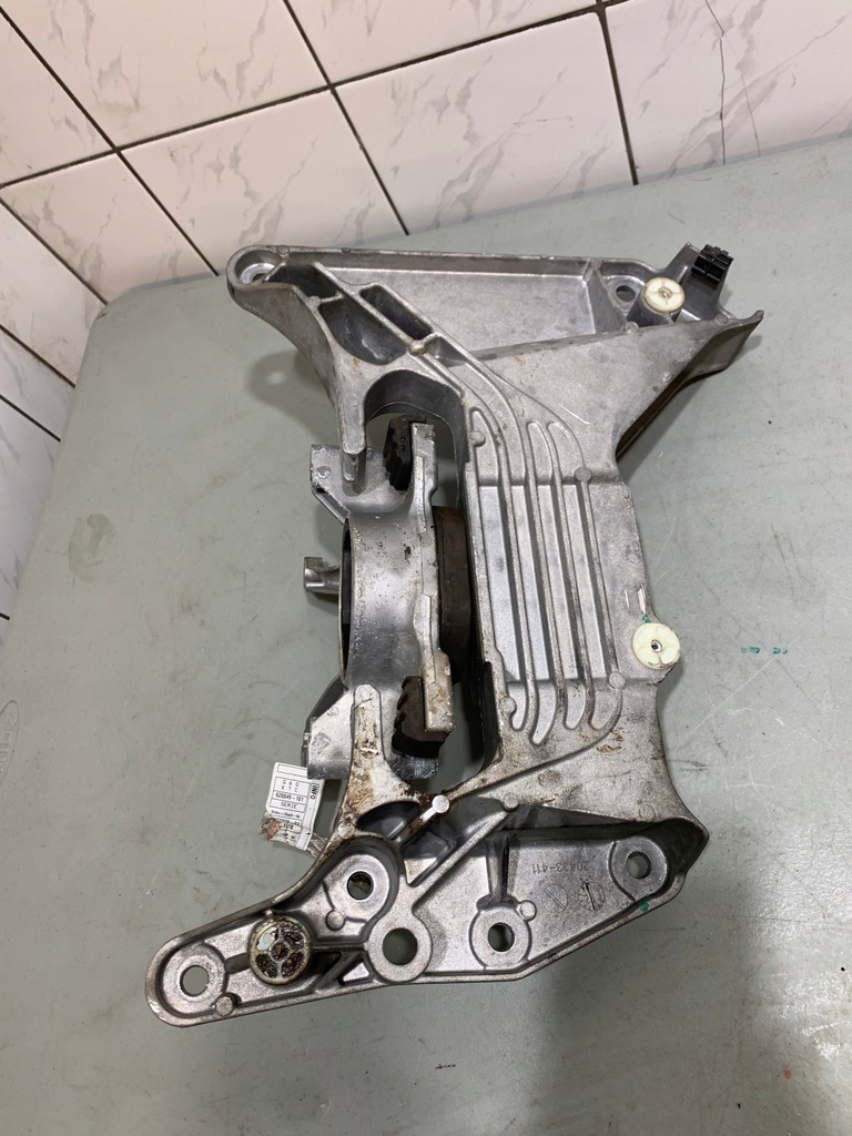 BMW G20 GETRIEBESTÜTZE PFOTE 9485322 6861567 Product image