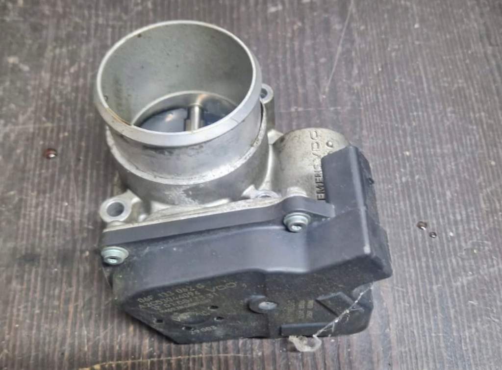 AUDI A4 B8 A5 8T DROSSEL 06F133062G Product image