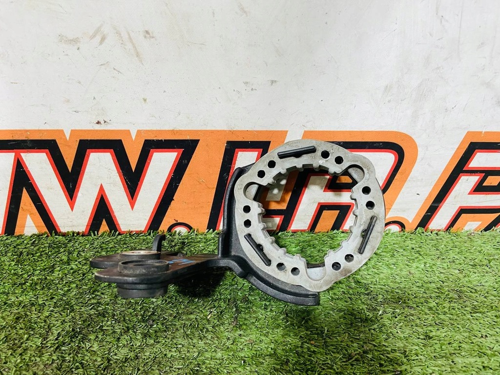 WASSERPUMPENHALTERUNG RECHTS LAND ROVER DISCOVERY SPORT L550 L8D2-18D474-AC Product image