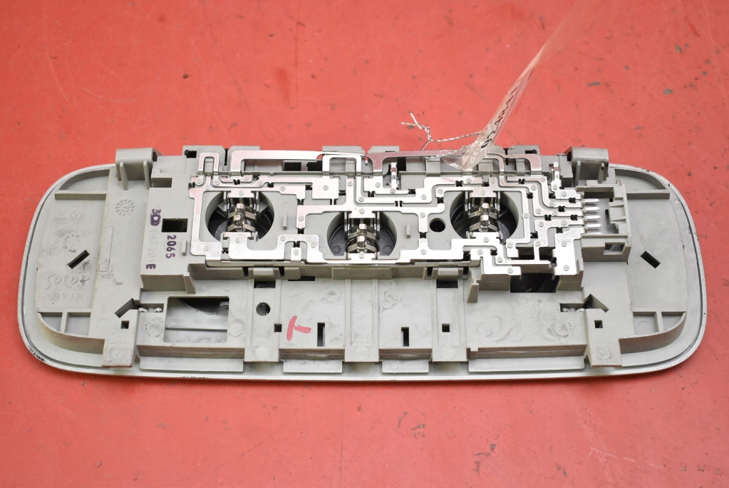 HINTERE INNENLEUCHTE 3C0947291E VW PASSAT B7 10-15 Product image