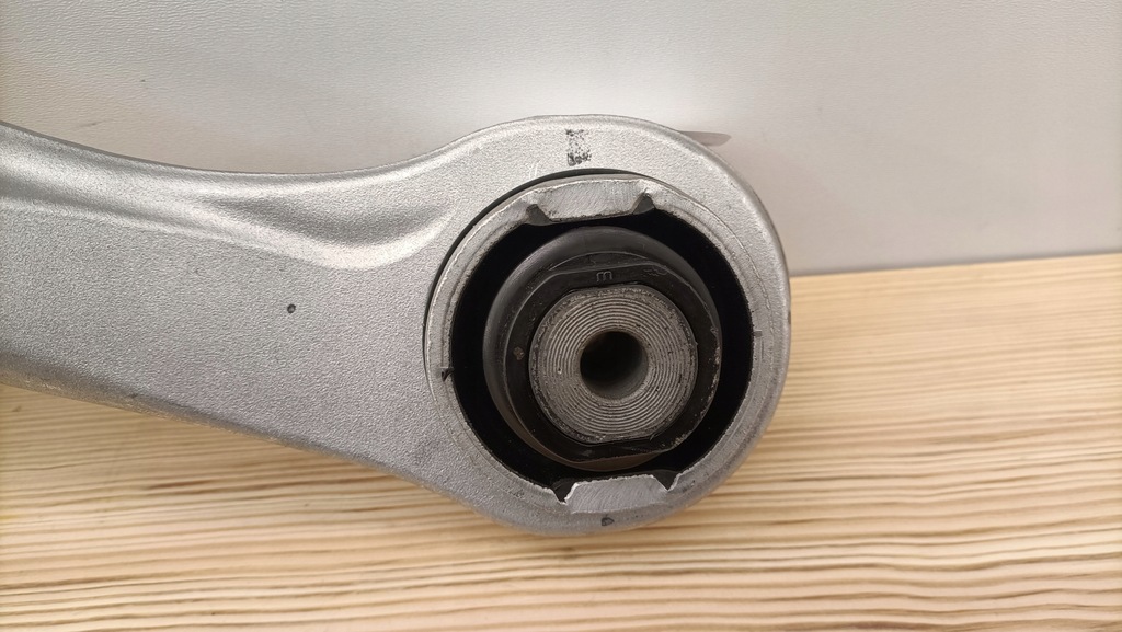LINKS NEUE VORDERE SCHWINGEARME ALFA STELVIO GIULIA K2063 K124/609 Product image