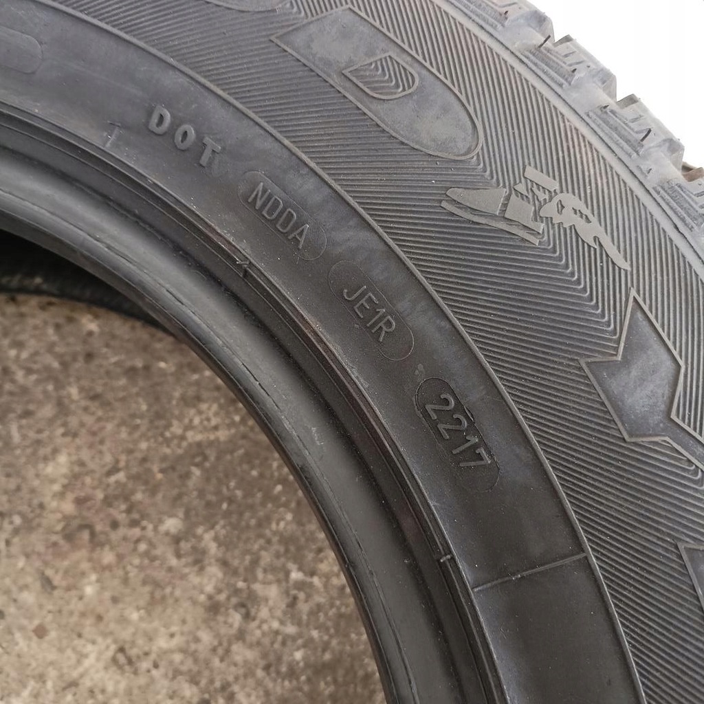 Reifen 215/70/16 Goodyear Vector 4Seasons (E6685) Product image