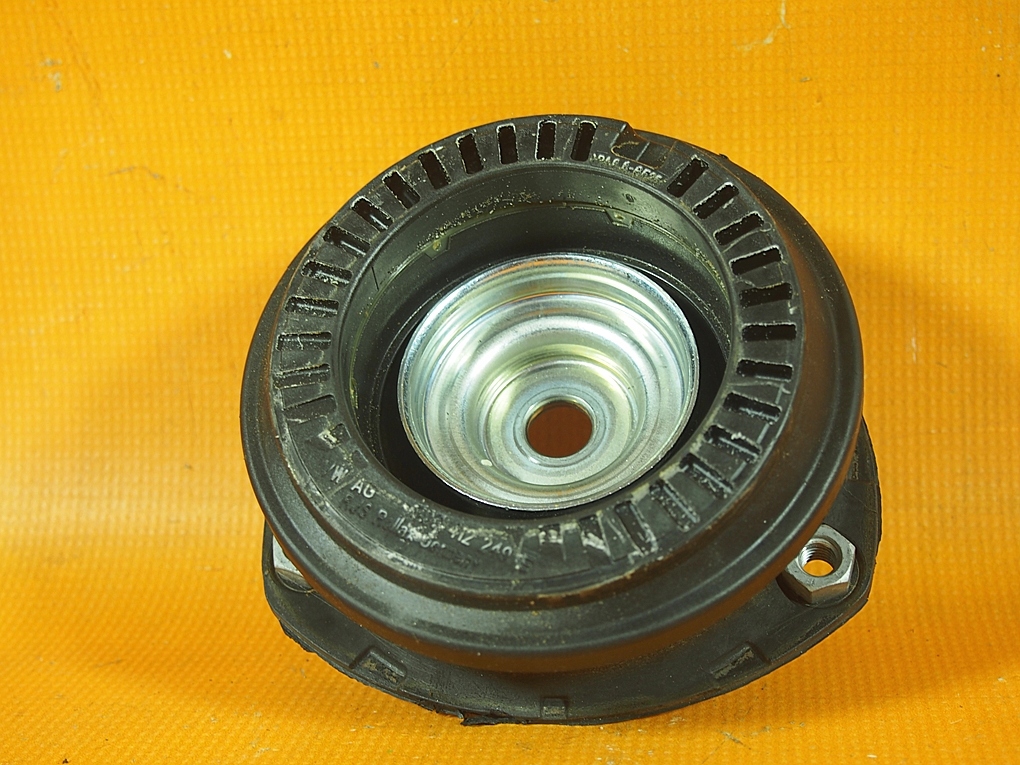 Audi Q2 81A 32KM Stoßdämpferhalterung VORNE 5q0412331e / 5q0412249e Product image
