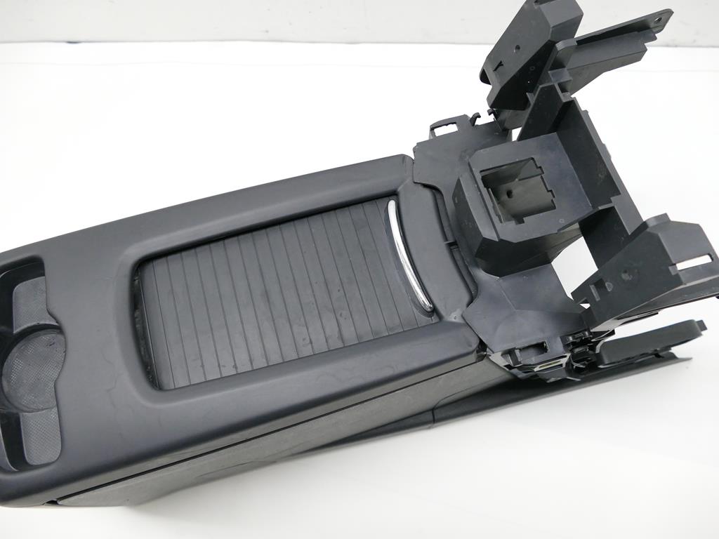 PEUGEOT 5008 MITTELTUNNEL ARMLEHNE Product image