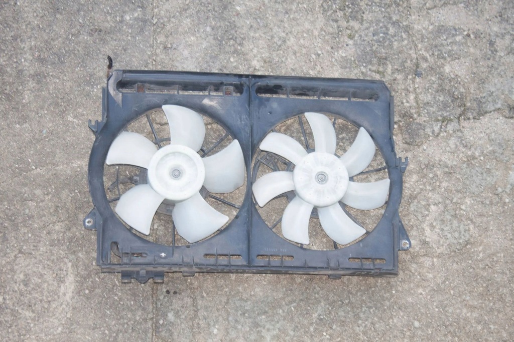 Toyota avensis T250 2003 Fangehäuse Product image