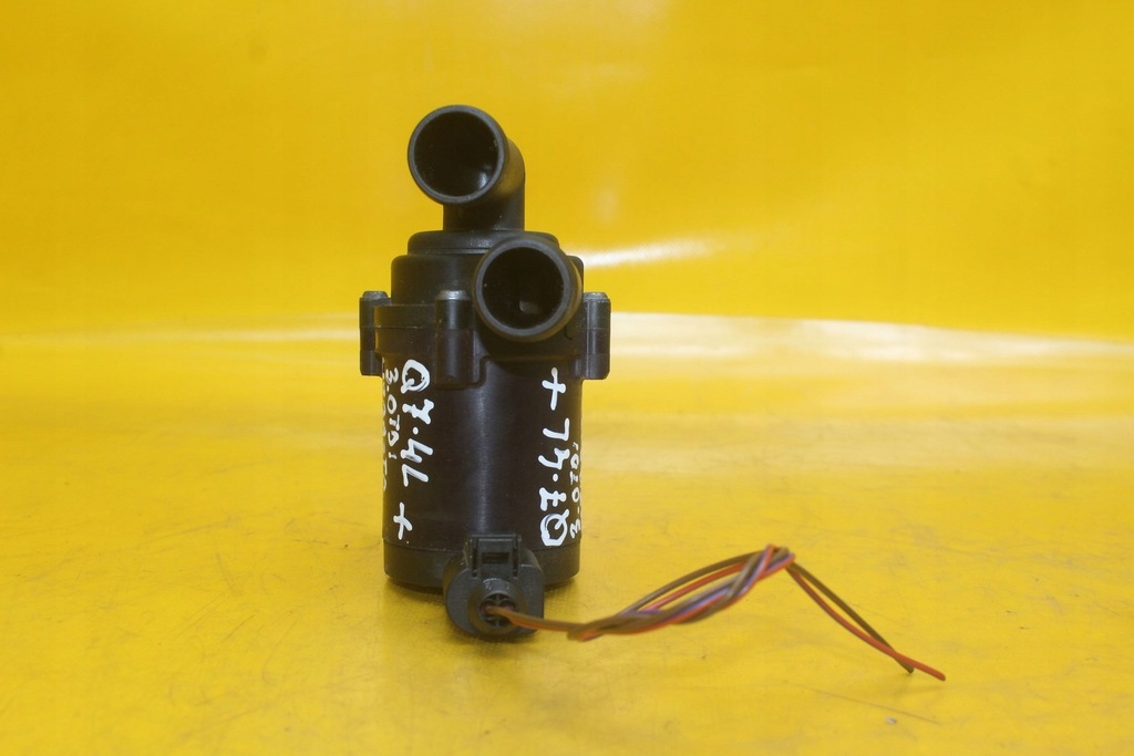 Zusätzliche Wasserpumpe Webasto Audi Q7 4L VW TOUAREG 7L0965561J Product image