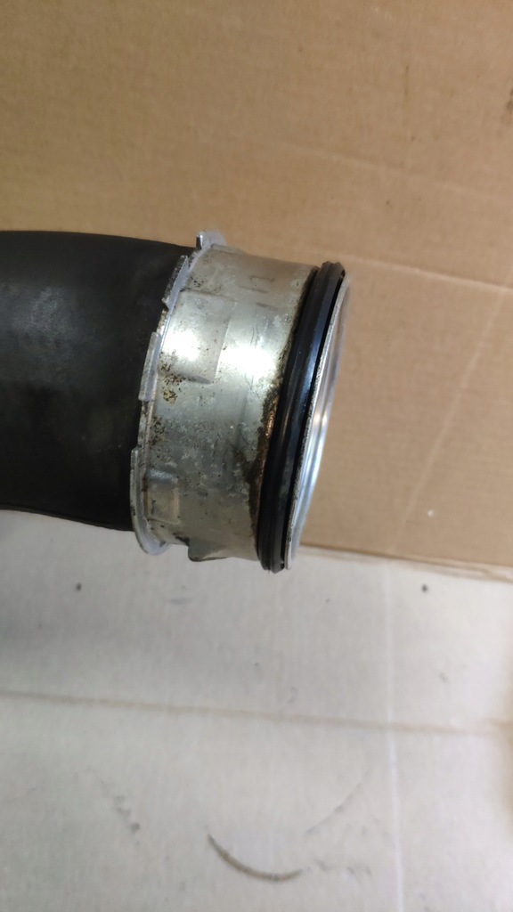 BMW E90 320d N47N 184K Ladeluftkühler Luftleitung Product image