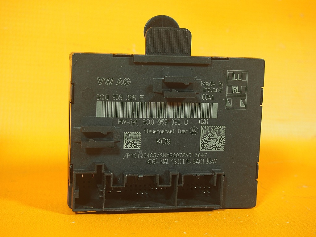 Audi A3 S3 8V Türsteuerung HINTEN LINKS RECHTS 5q0959395e Product image