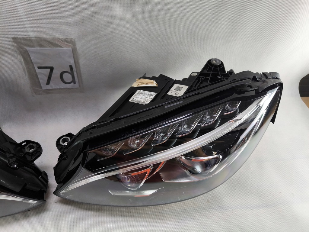 MERCEDES CLK 209 LIFT W209 XENON TURNING LINKS RECHTS SCHEINWERFERLAMPE Product image