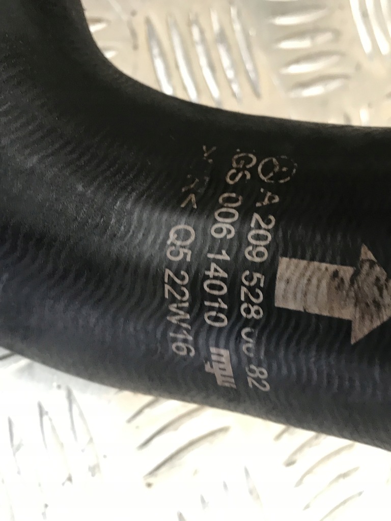 Mercedes W209 Ladeluftkühlerrohr OE 2095280682 Product image