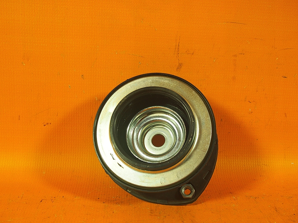 Audi Q3 83A SB 18KM Stoßdämpferlager 5q0412331e / 5q0412249f Product image