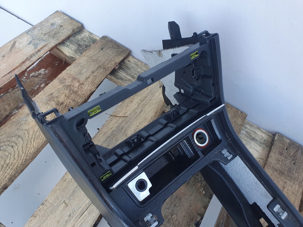VW Passat B6 COMBI MITTELARMLEHNE ROLLO Product image