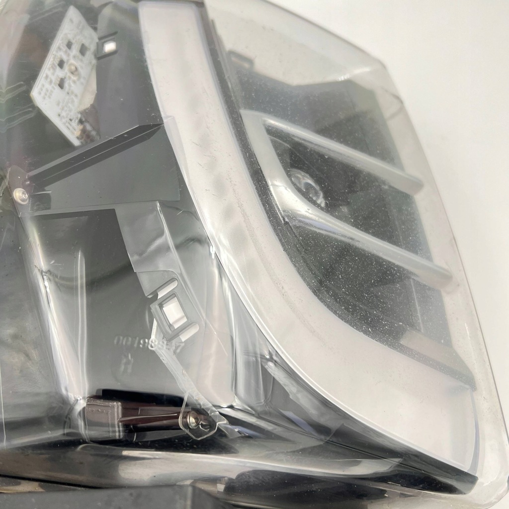 Tesla Model X HALOGEN LED DRL RECHTS 103433100A Product image