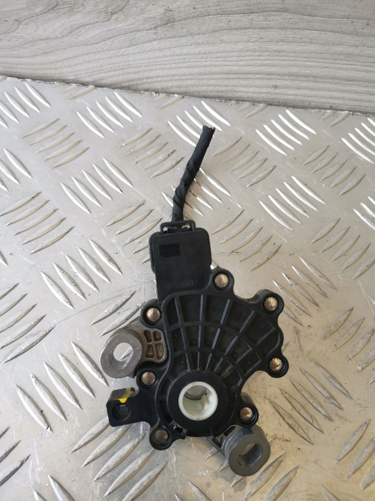 KIA CEED III HUB-SENSOR-GETRIEBE-WAHLSCHALTER 42700-2D500 Product image