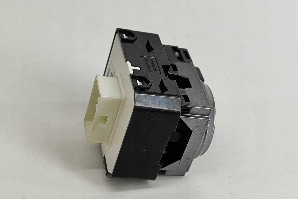 KIA SOUL SK3 Spiegelverstellschalter 93530-K0200 2019 25293239 Product image