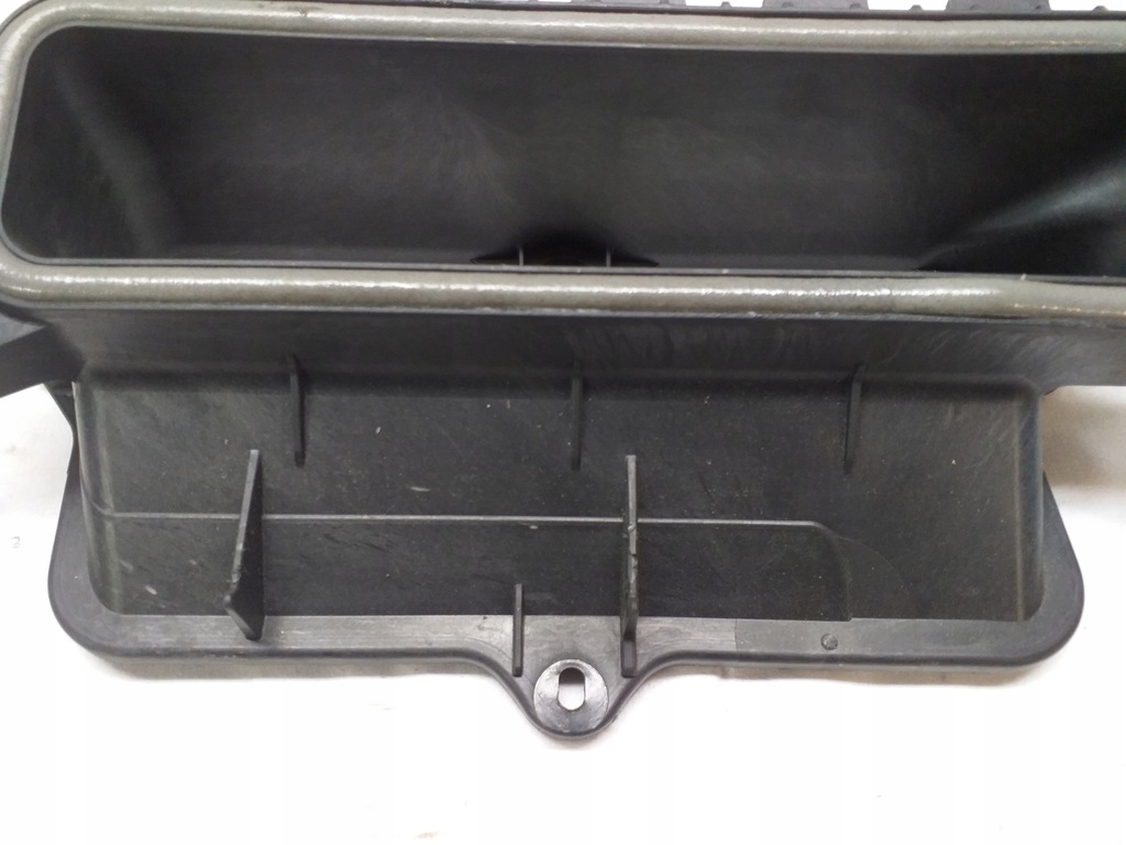 MERCEDES-LUFTEINLASSABDECKUNG Product image
