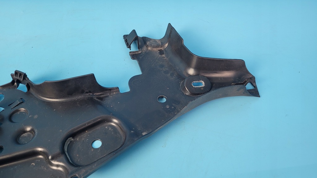 OPEL CORSA F 23r RECHTE AUFHÄNGUNGSACHSSTRÄGERABDECKUNG HINTEN 9825278480 Product image