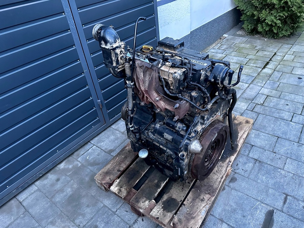 DEUTZ FAHR MERLO TCD-MOTOR 4.1 L4 C4ST103 22000328 GP3404332 04503190R Product image