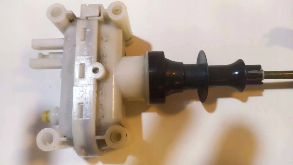Mercedes-Benz W124 Hella Zentralverriegelungsaktuator Product image
