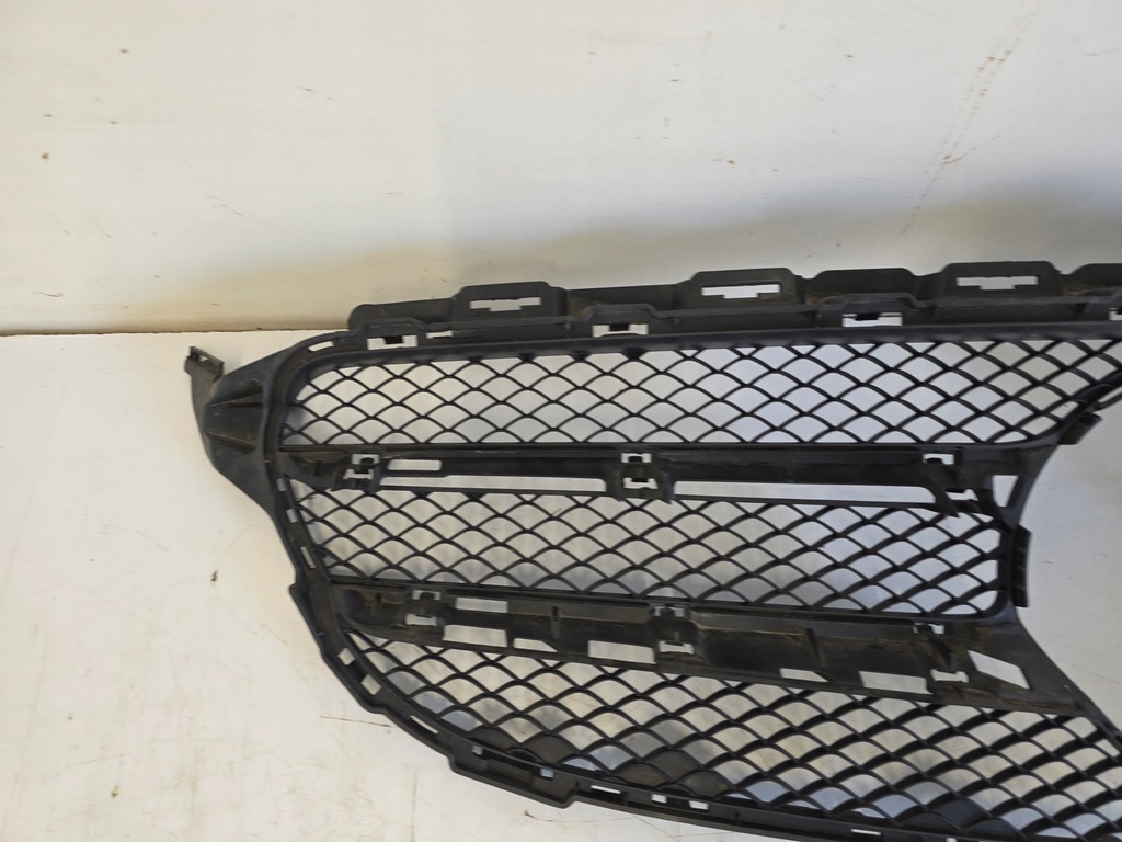 Grill Dummy Stoßfänger Mercedes C Klasse W205 A2058801704 Product image