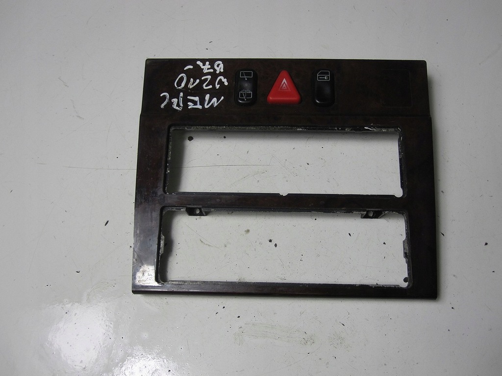 NOTSCHALTER MITTELKONSOLE MERCEDES W210 97R Product image