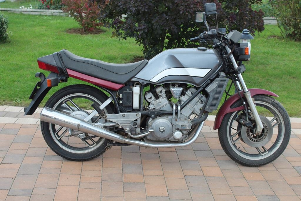 Yamaha XZ550 Radachsfelgen vorne 5/250 Product image