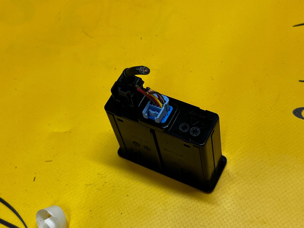 USB-AUX-SD-BUCHSE RENAULT MEGANE IV Product image