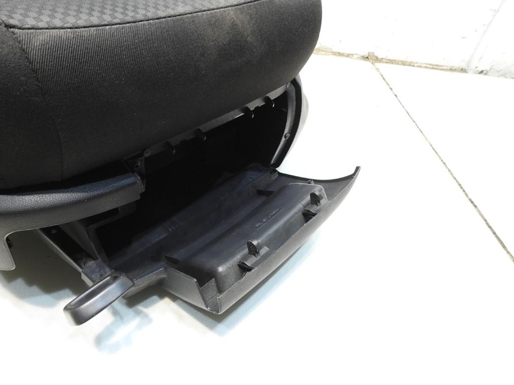 Linker vorderer Sessel Skoda Fabia II Product image
