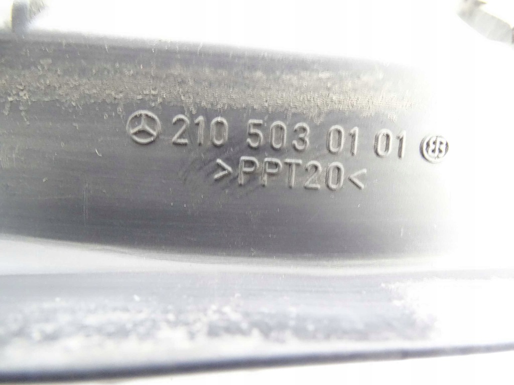Mercedes E Klasse W210 Kühlergrill -Lüfter Cover A2105030101 Product image