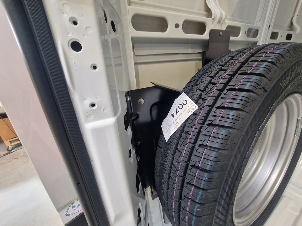 Iveco Daily Ersatzradhalterung, Anhängerkupplung Product image