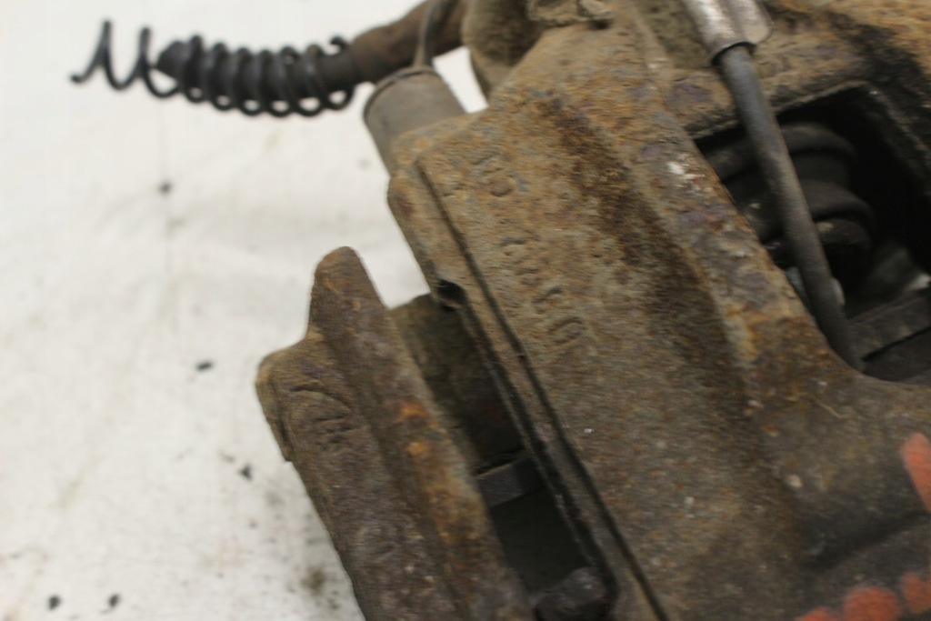 VW TOUAREG 2.5 TDI R5 BREMSSATTEL LINKS HINTEN Product image
