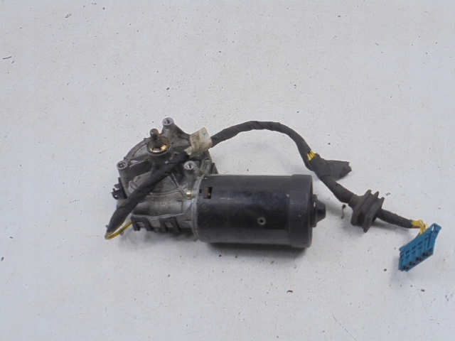 MERCEDES E W210 FRONTWISCHERMOTOR 96-99 BOSCH COMBI Product image
