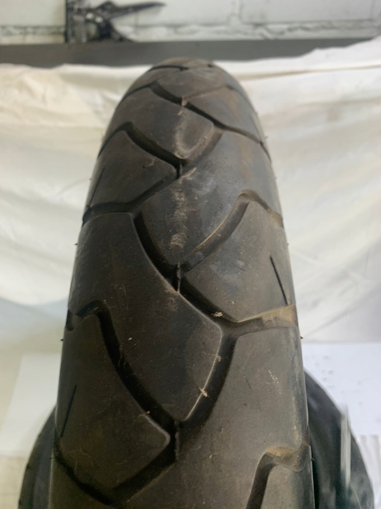 Bridgestone-Reifen 110 80 19 Product image