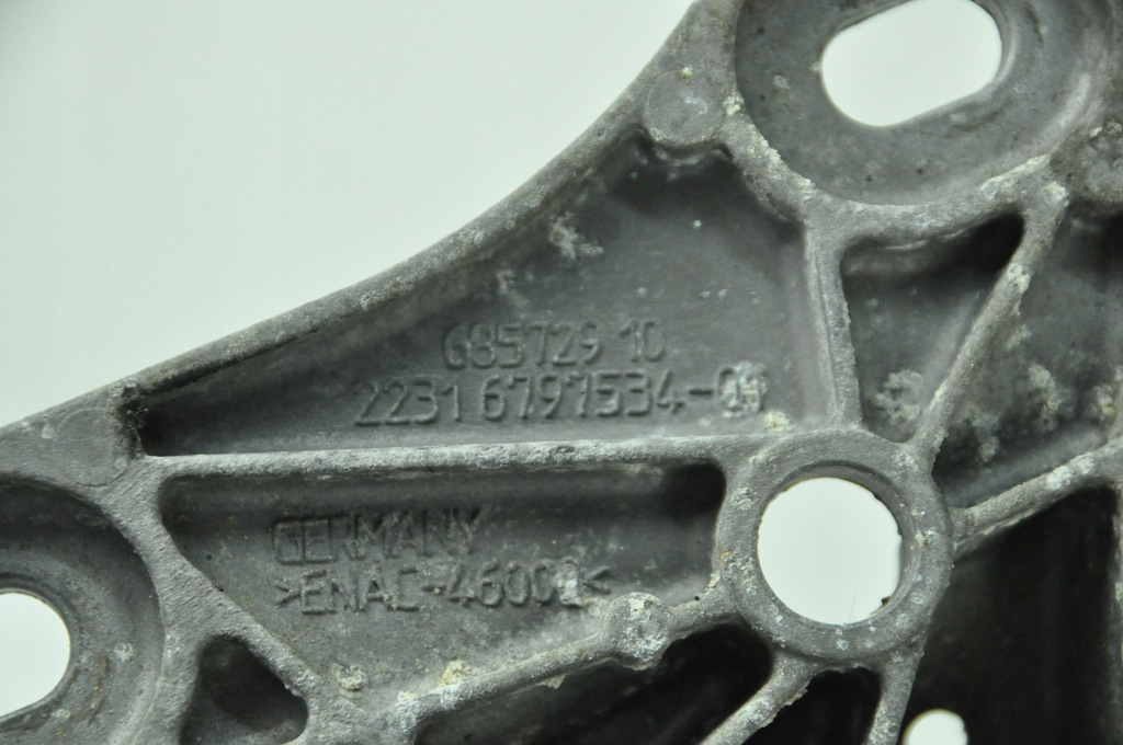 BMW E87 E90 ŁAPA GETRIEBEUNTERSTÜTZUNG N47 6797534 Product image