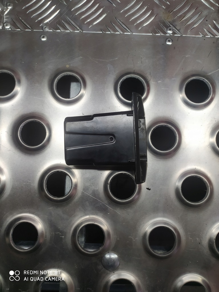 Opel Astra H Aschenbechereinsatz vorne 13133286 Product image