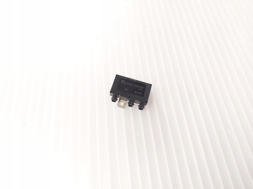 BMW E46 Antennenverstärker 8380944 OE Product image