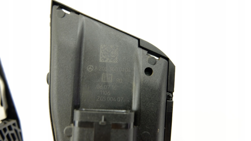 MERCEDES C-KLASSE W205 2.2 CDI GAS-PEDAL-POTENTIOMETER A2053000104 Product image